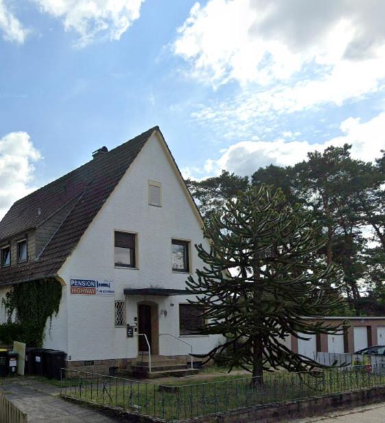 Pension Highway Bielefeld Senner Hellweg Exterior photo